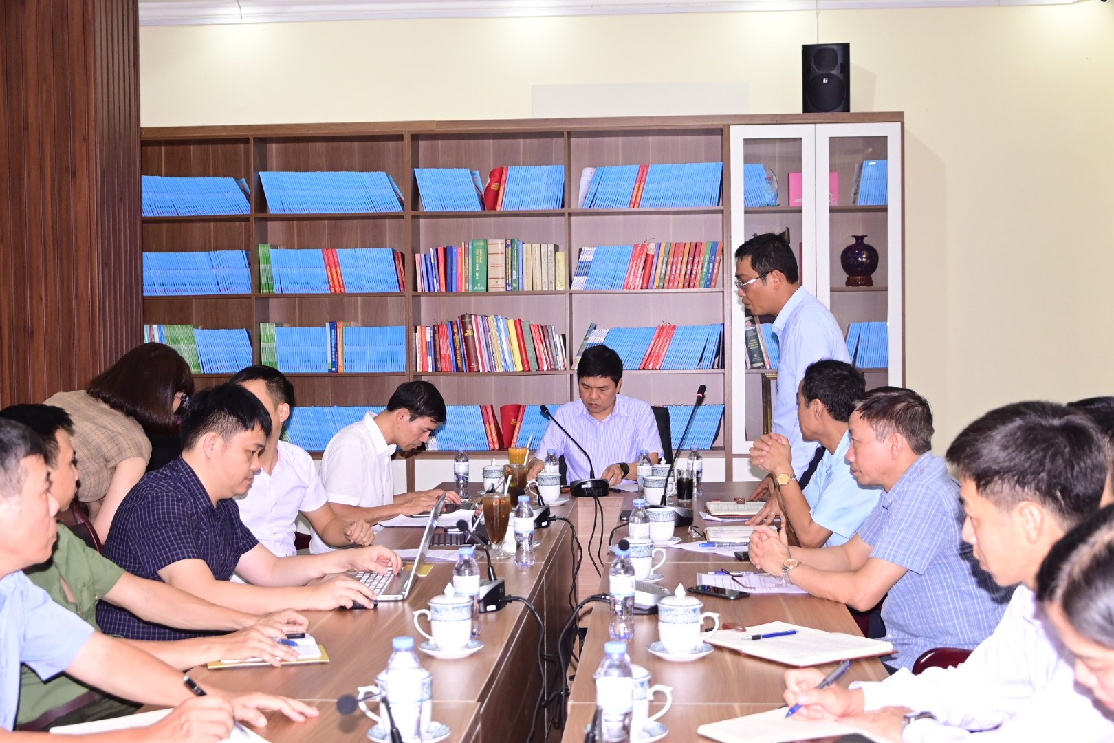 Phó Chủ tịch UBND thành phố Hoàng Minh Cường làm việc với Sở Giáo dục và Đào tạo về tiến độ thực hiện nhiệm vụ chuyển đổi số năm 2023